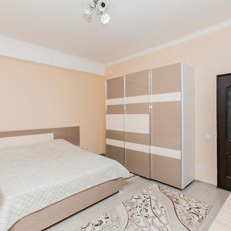 Apartament Spatios In Complex Residential Kischinau Exterior foto